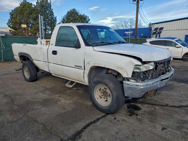Chevrolet Silverado C2500 Image 6
