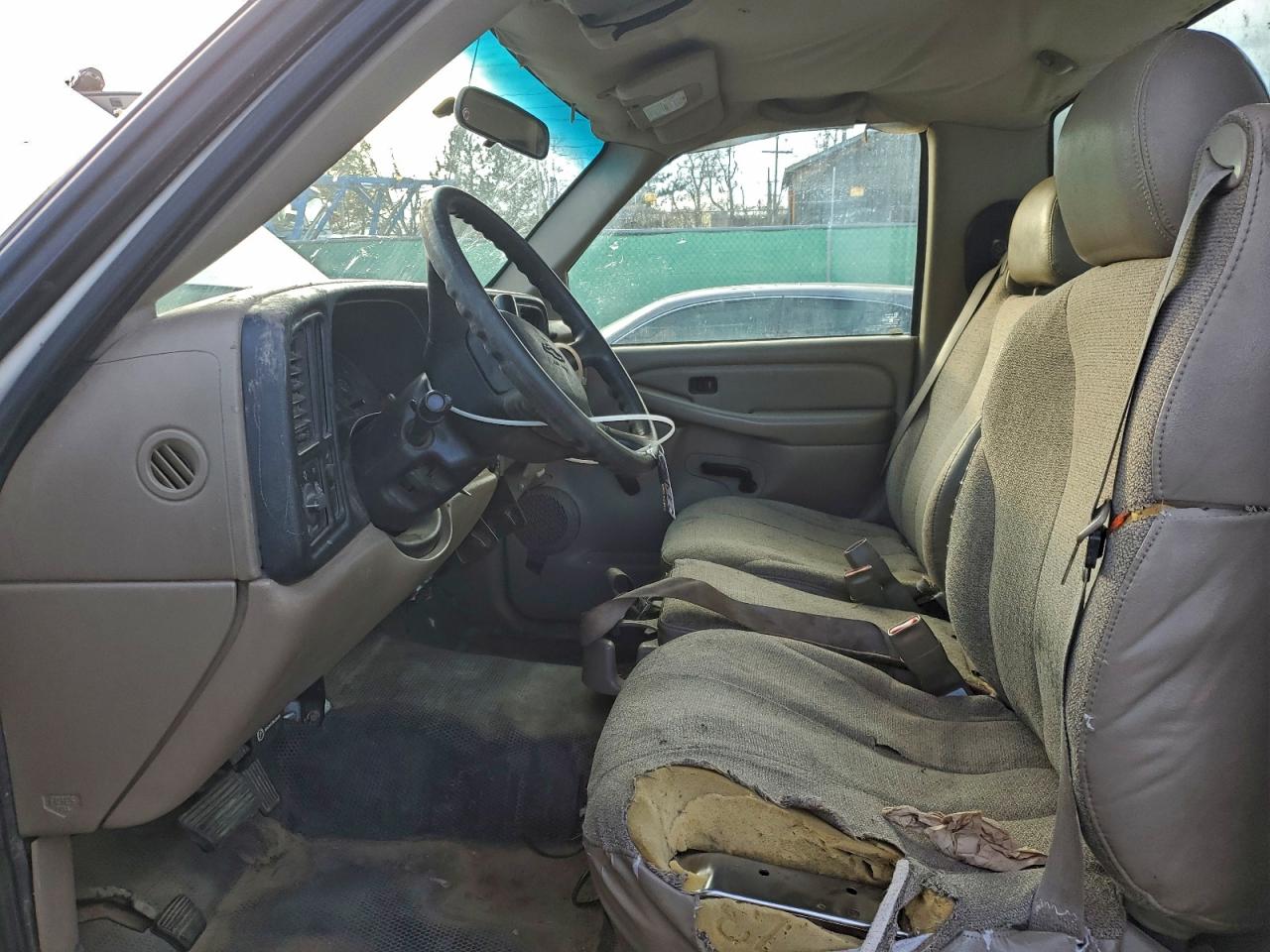 Chevrolet Silverado C2500 Image 10