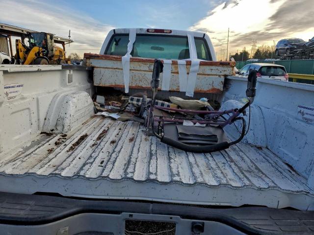 Chevrolet Silverado C2500 Image 11