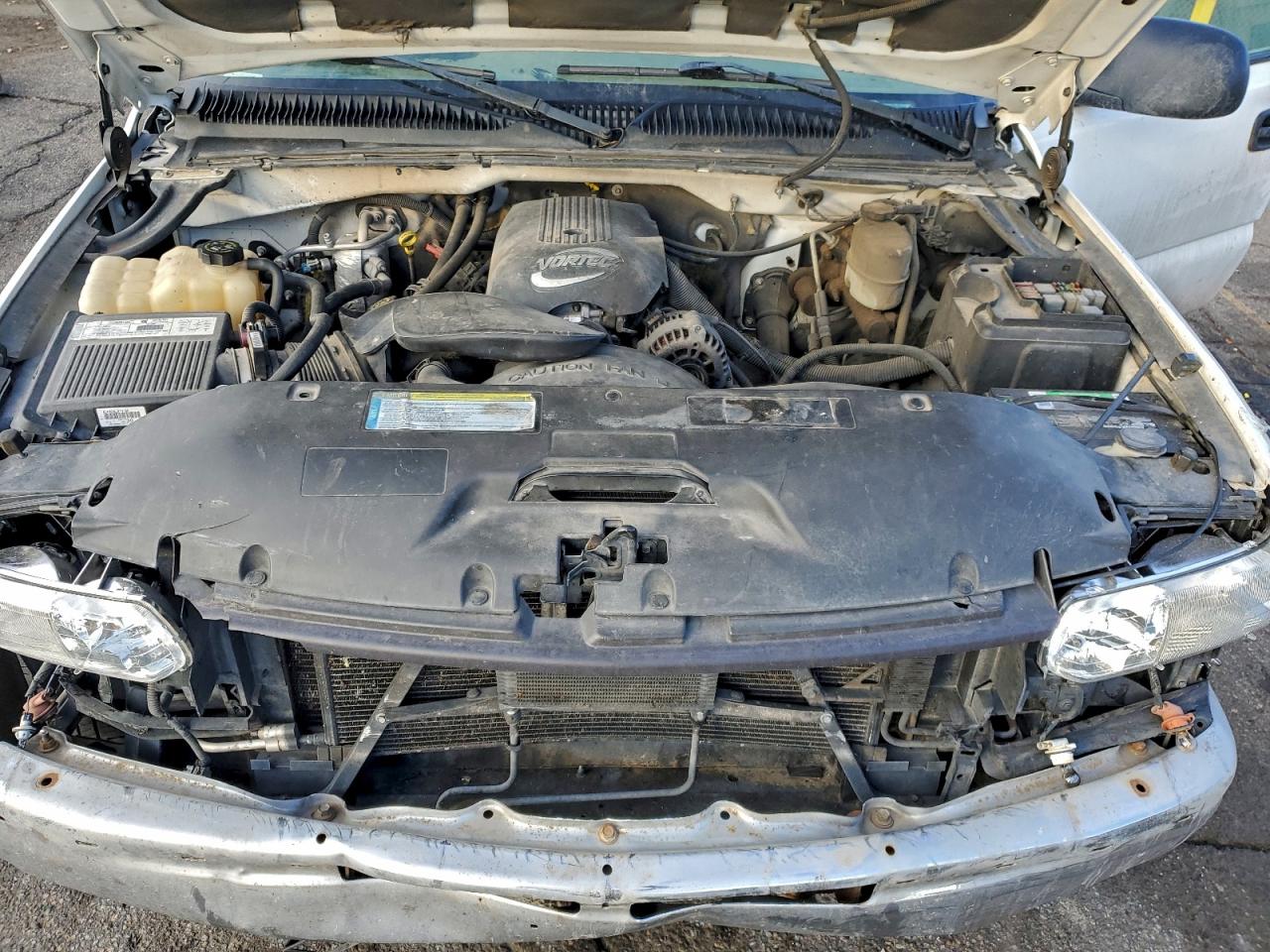 Chevrolet Silverado C2500 Image 9