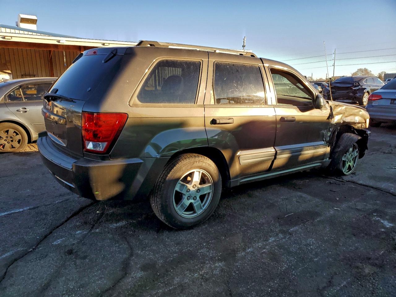 Jeep Grand Cherokee Laredo Image 4