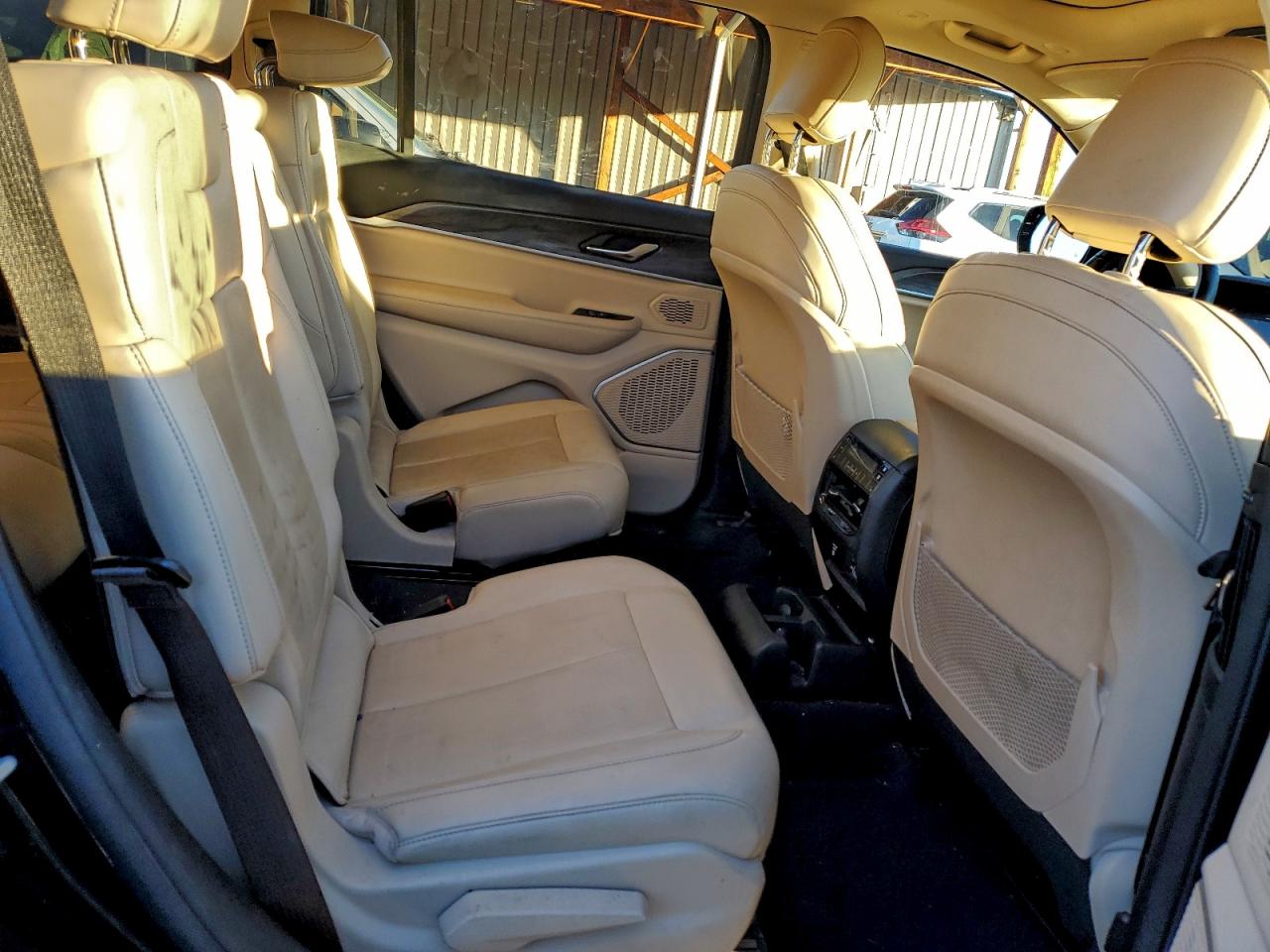 Jeep Grand Cherokee L Limited Image 8