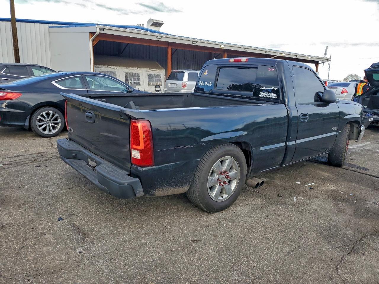 Chevrolet Silverado K1500 Image 5