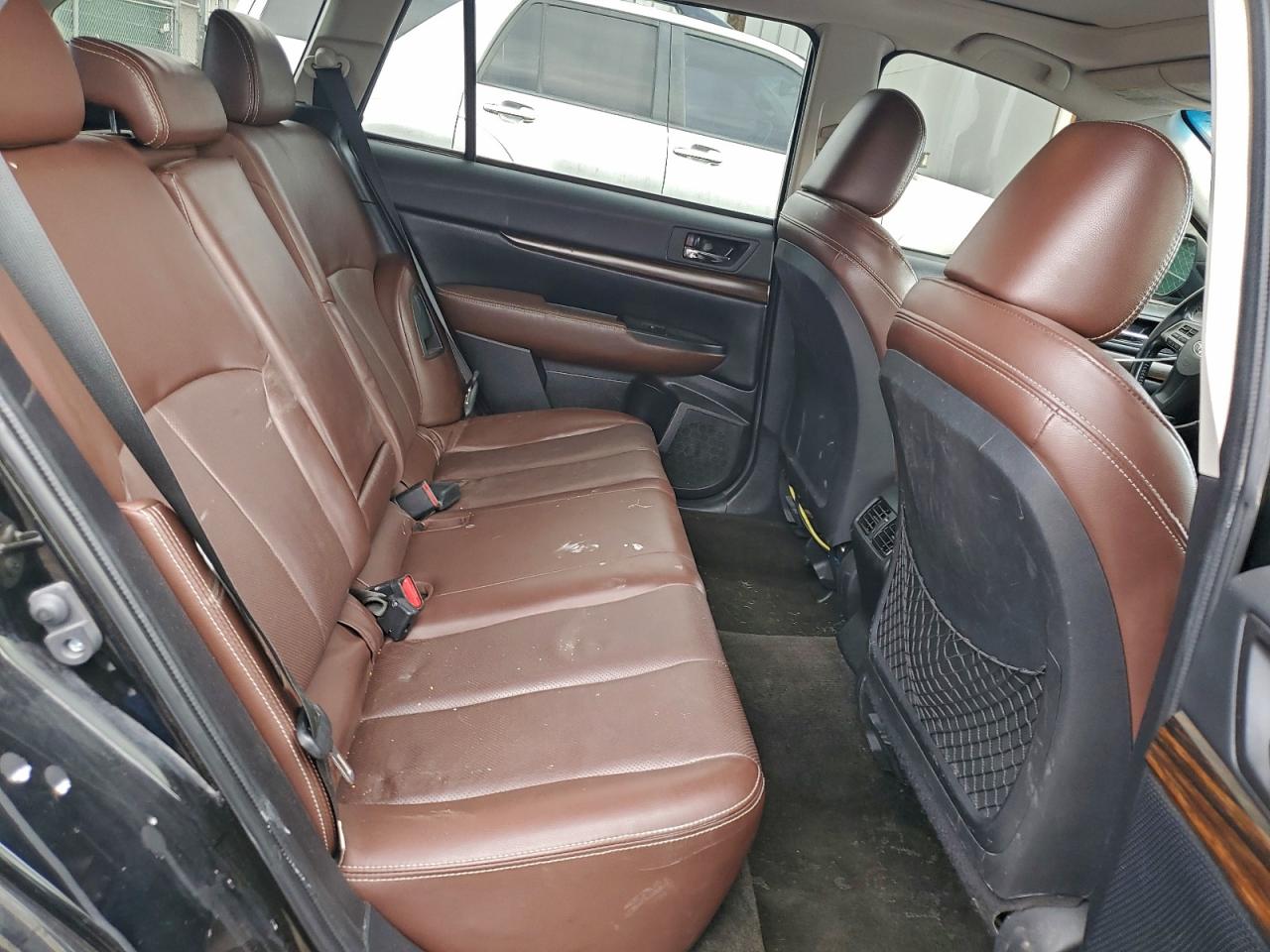 Subaru Outback 2.5i Limited Image 10