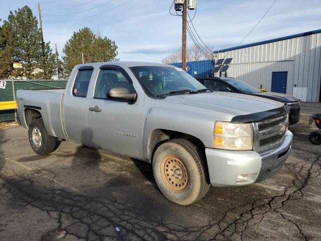 Chevrolet Silverado K1500 Image 3