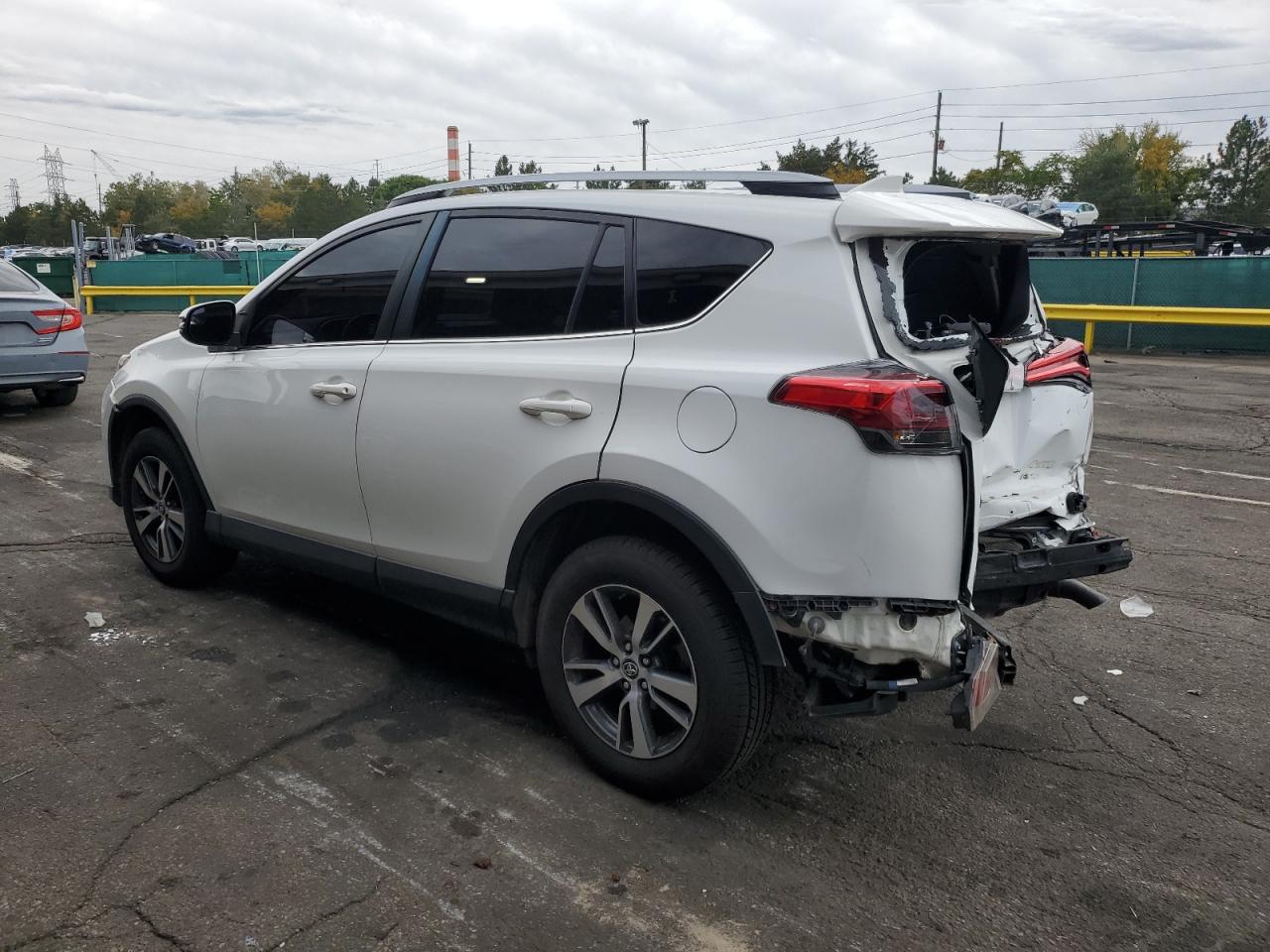 Toyota RAV4 Xle Image 7