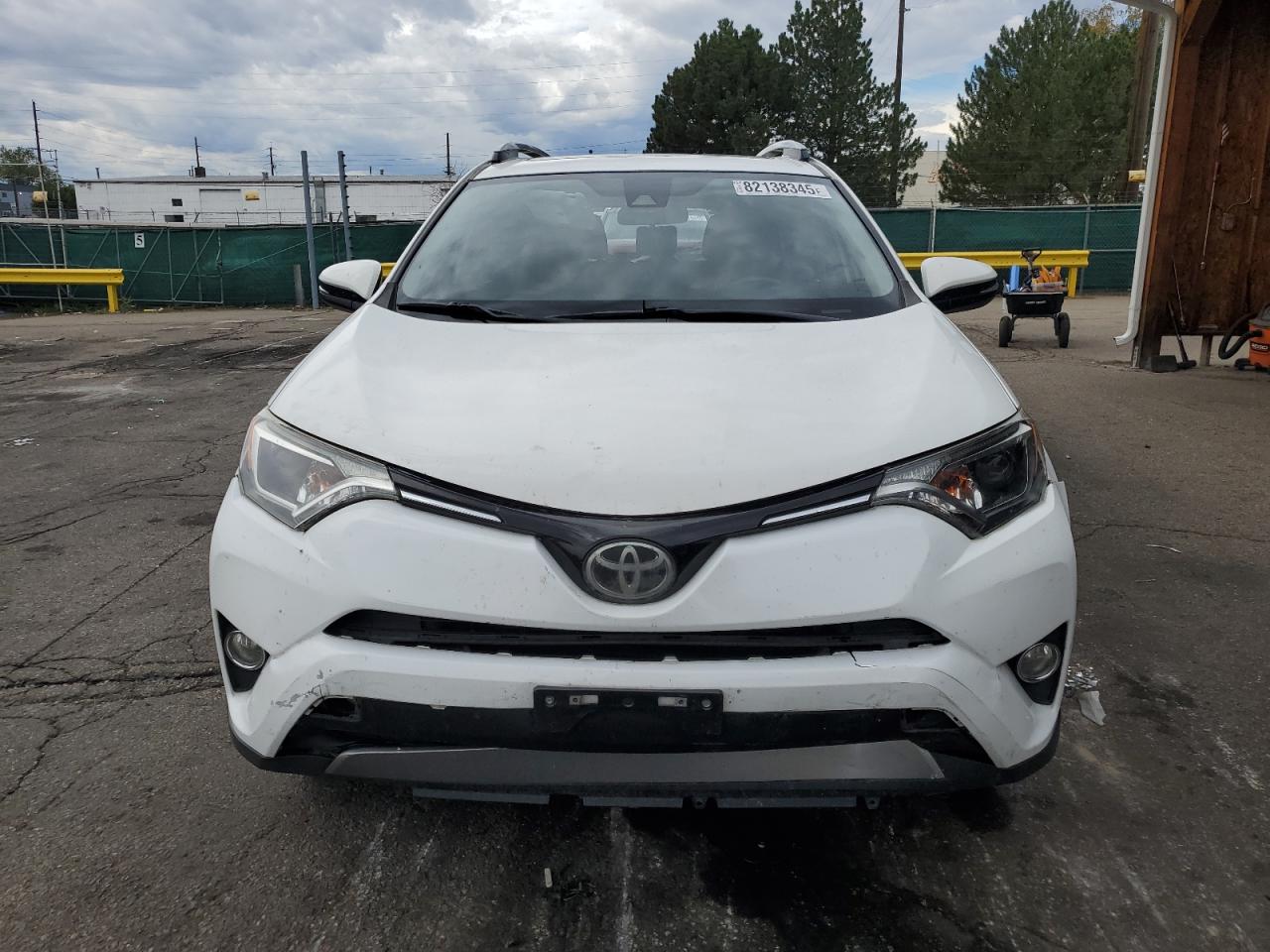 Toyota RAV4 Xle Image 10