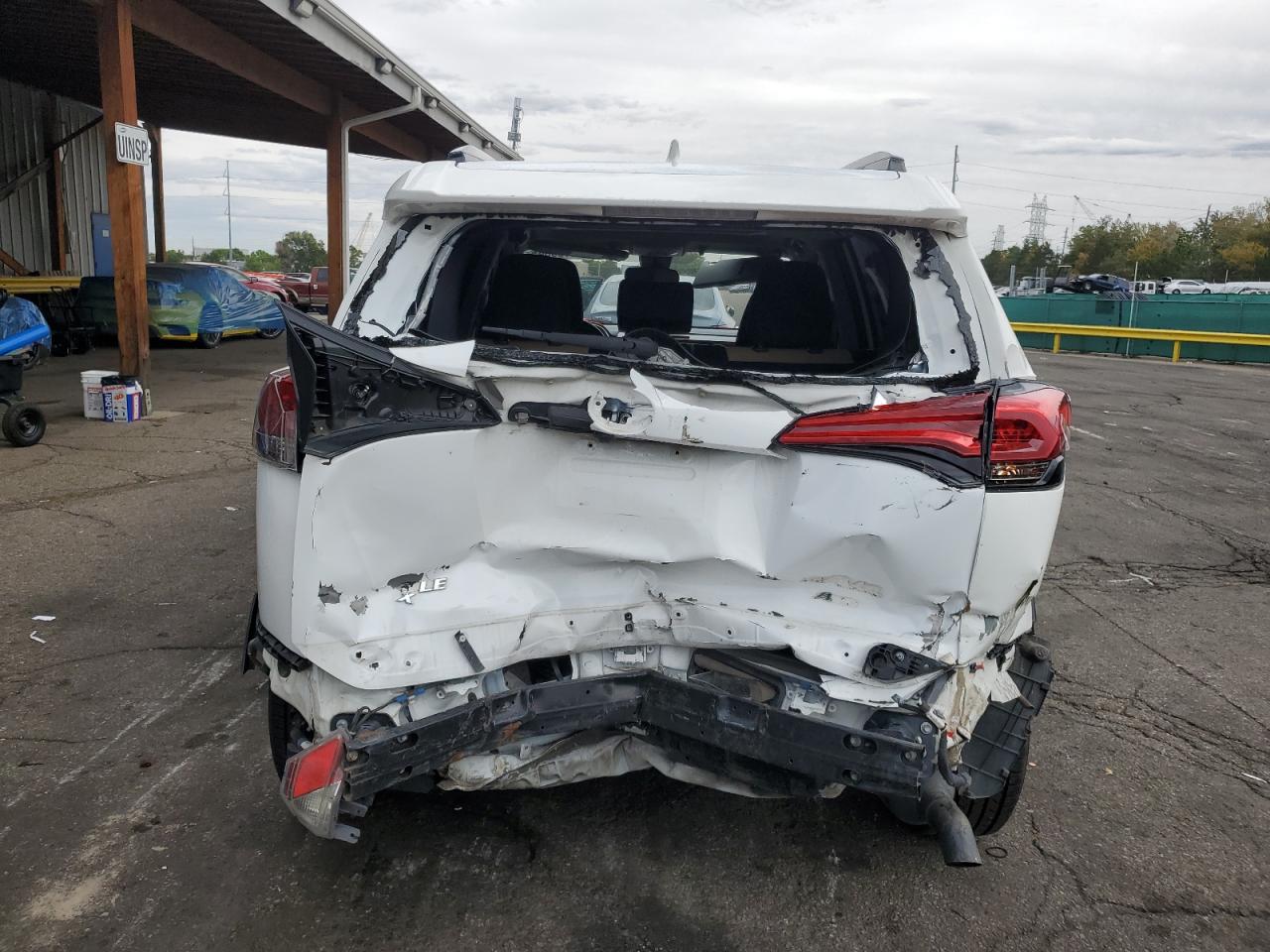 Toyota RAV4 Xle Image 8