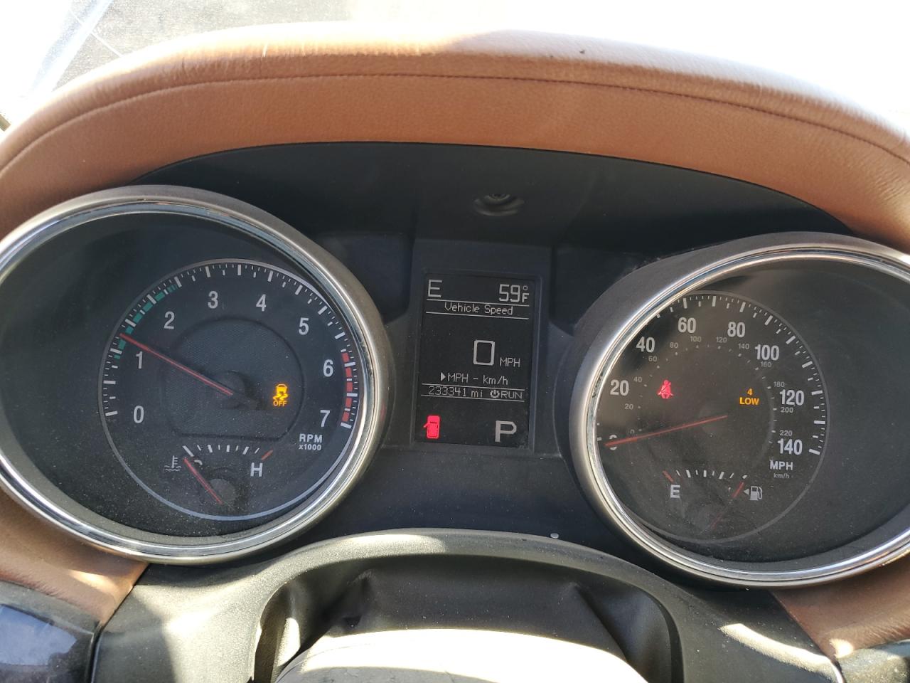 Jeep Grand Cherokee Overland Image 3