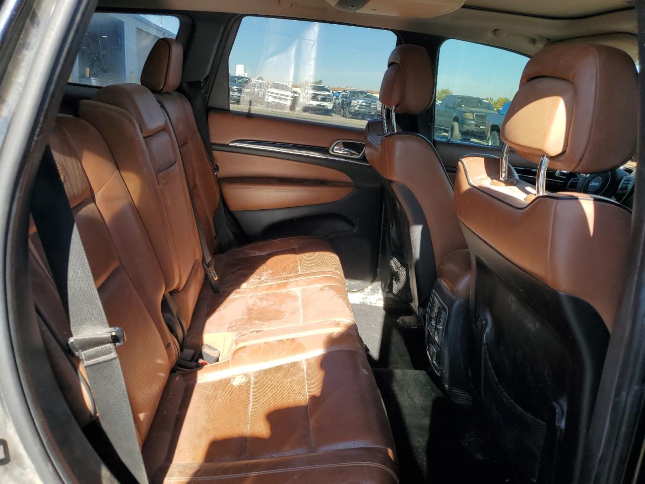 Jeep Grand Cherokee Overland Image 12