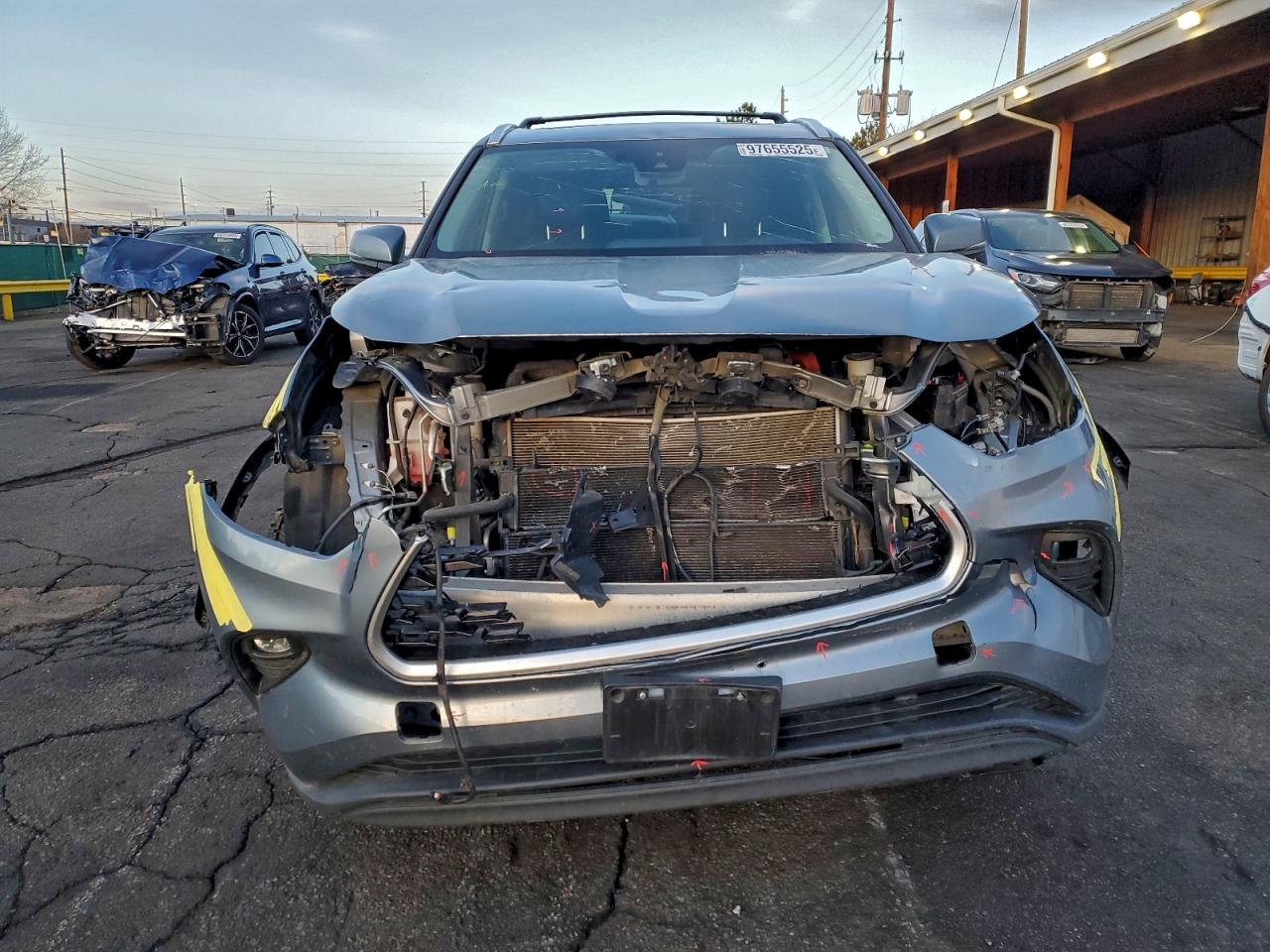 Toyota Highlander Hybrid Xle Image 2