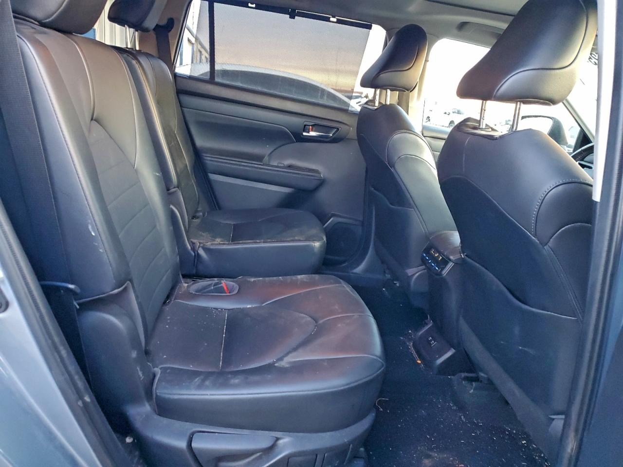 Toyota Highlander Hybrid Xle Image 6