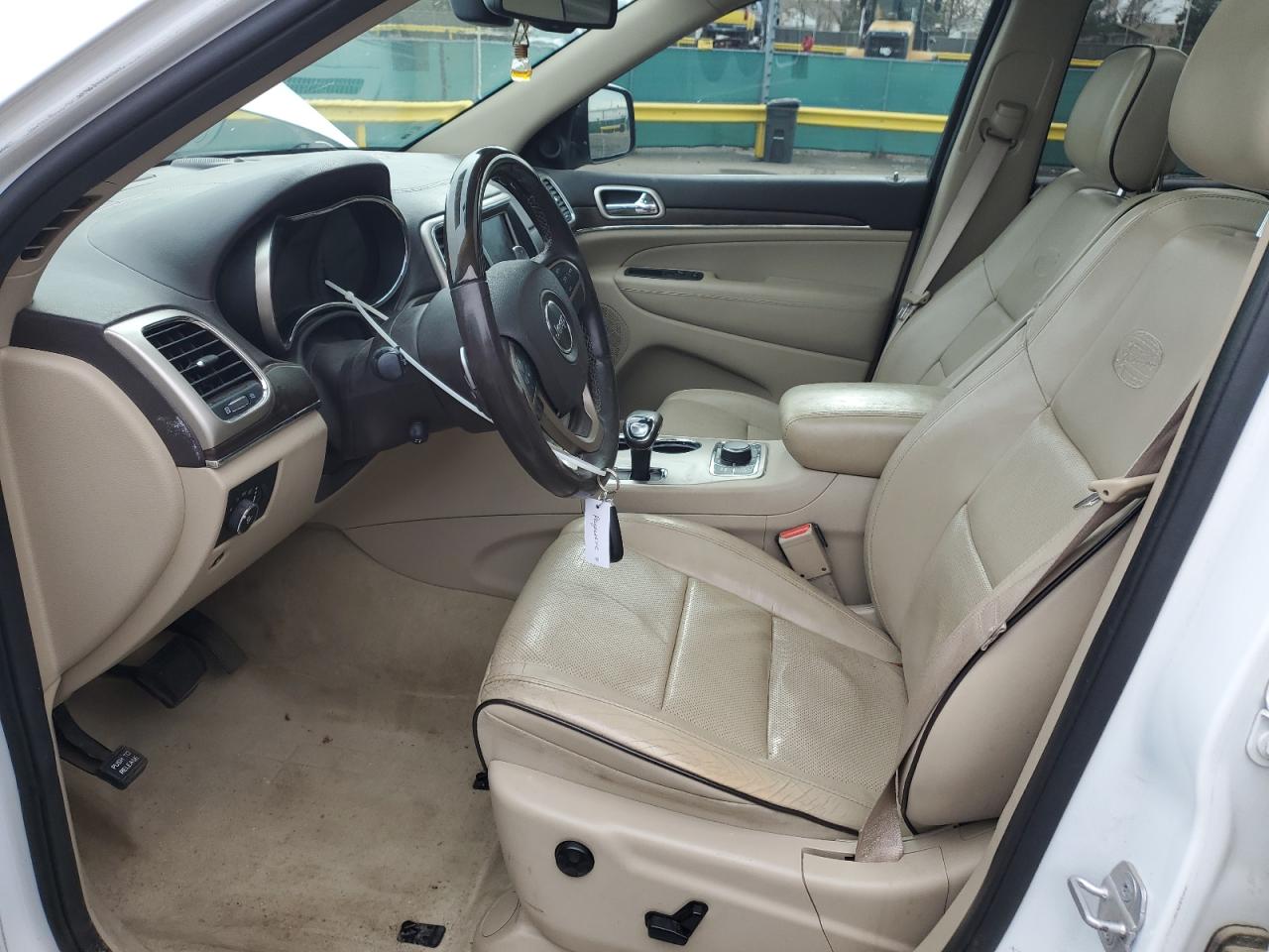 Jeep Grand Cherokee Overland Image 5