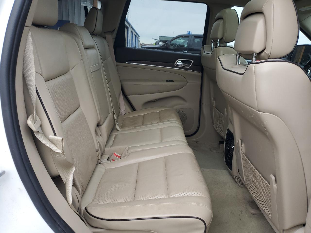 Jeep Grand Cherokee Overland Image 8