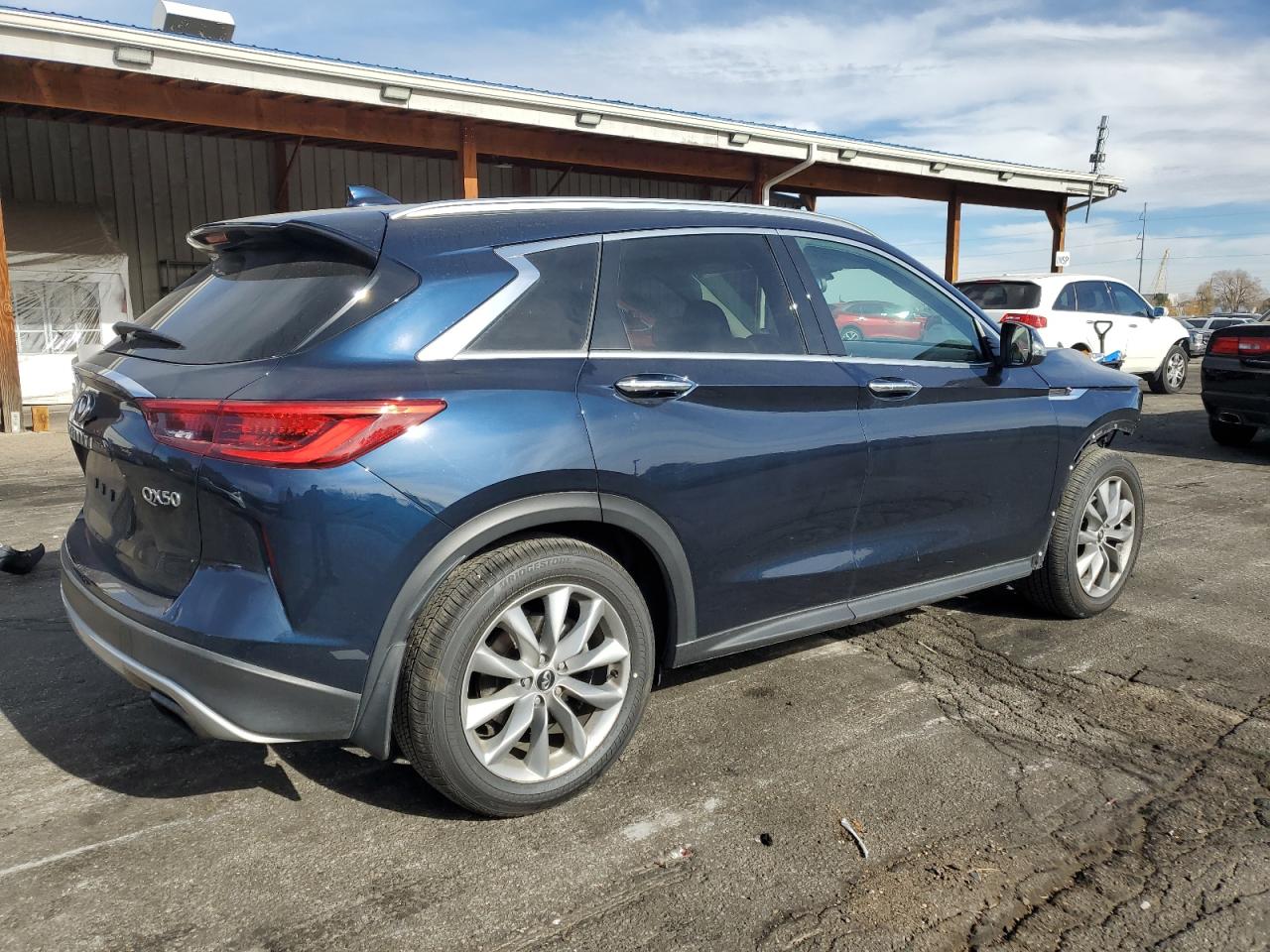 INFINITI Qx Essential Image 8