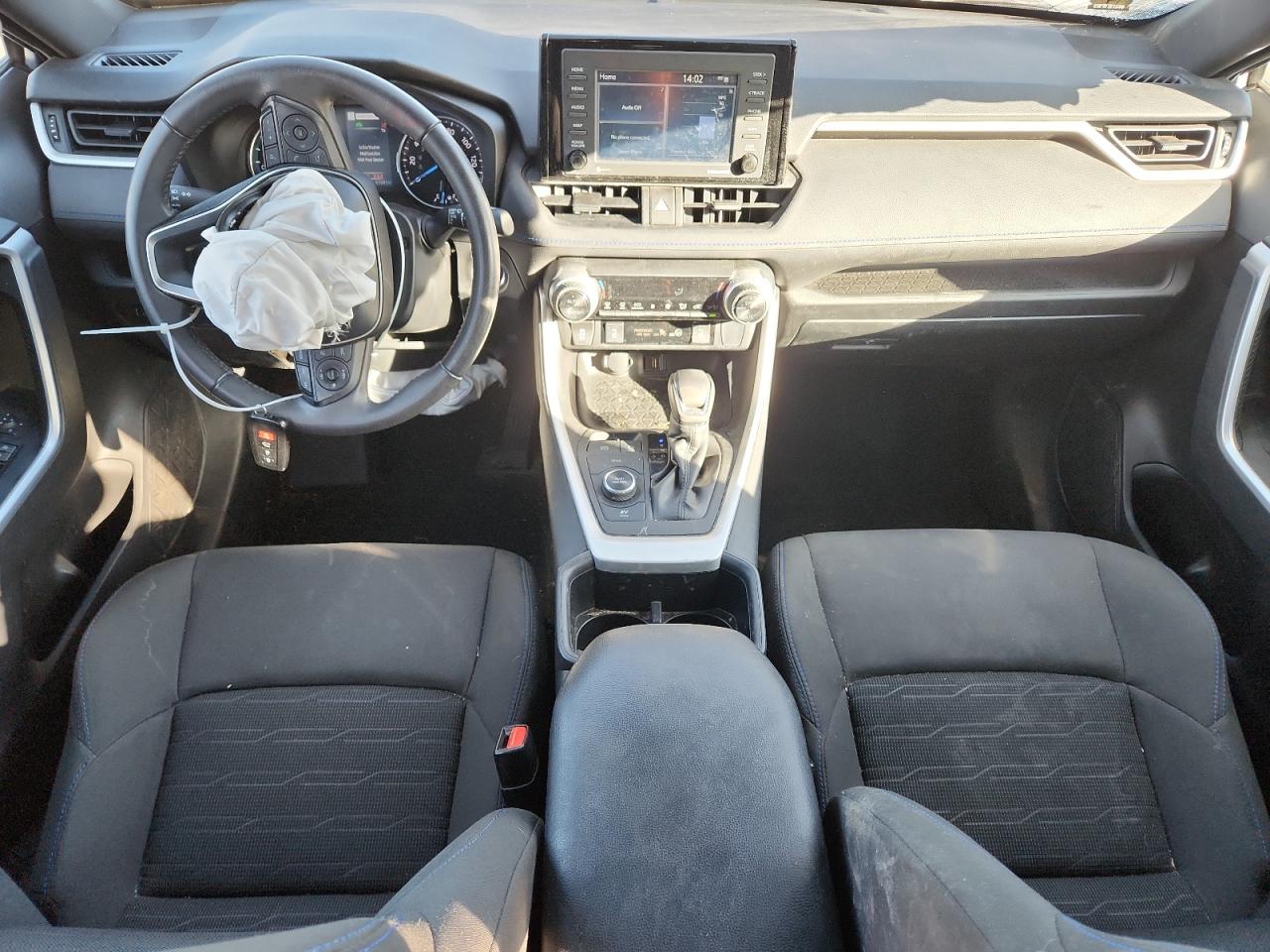 Toyota RAV4 Se Image 12