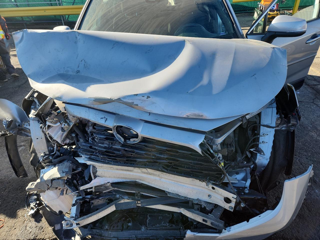 Toyota RAV4 Se Image 10