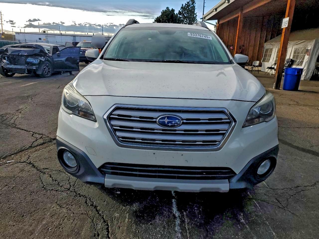 Subaru Outback 2.5i Limited Image 7