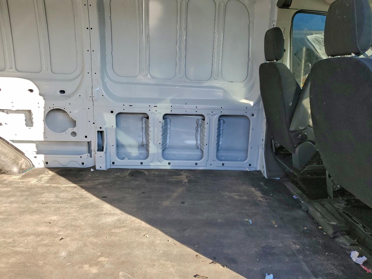 Ford Transit T-250 Image 7