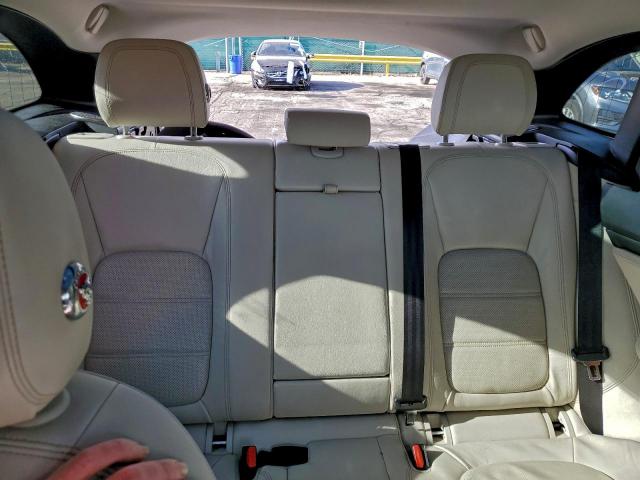 Jaguar F-PACE Prestige Image 11