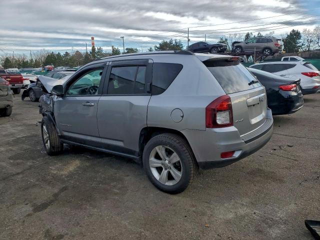 Jeep Compass Latitude Image 2