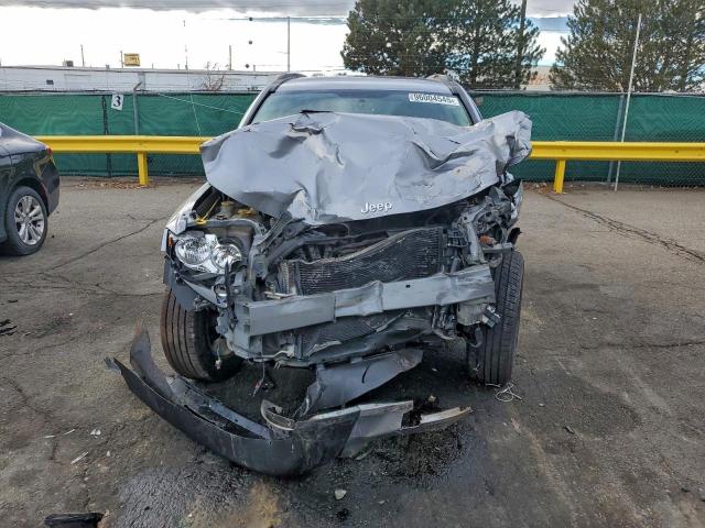 Jeep Compass Latitude Image 8