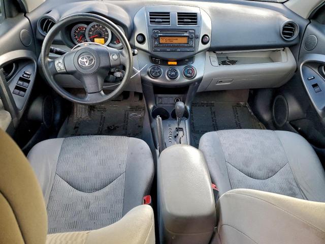 Toyota RAV4 Image 10