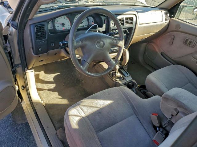 Toyota Tacoma Xtracab Image 11