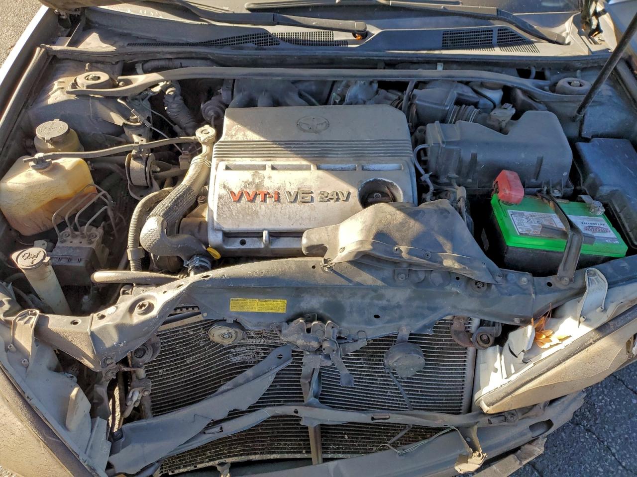 Toyota Camry Le Image 6