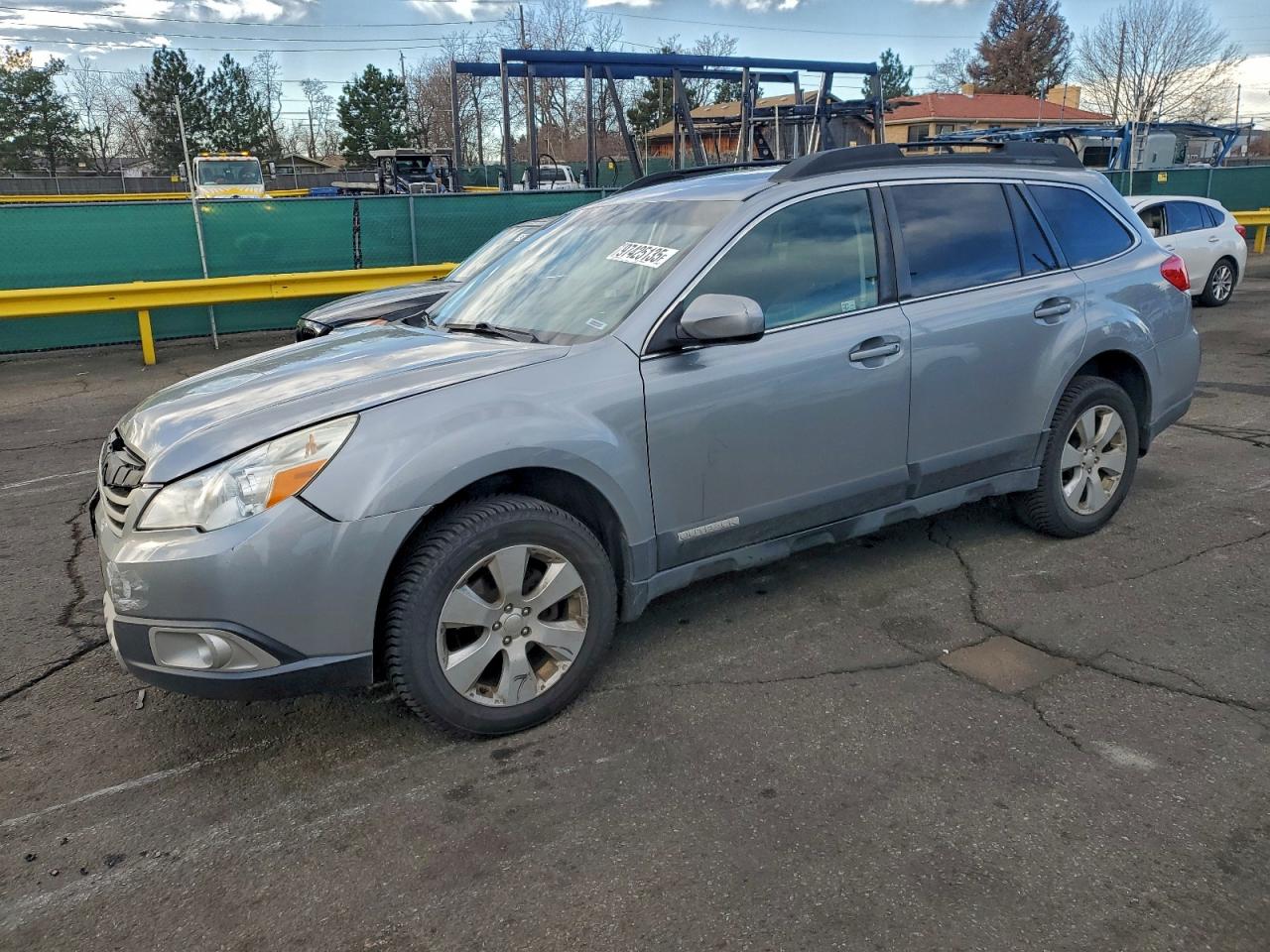 Subaru Outback 2.5i Limited Image 1