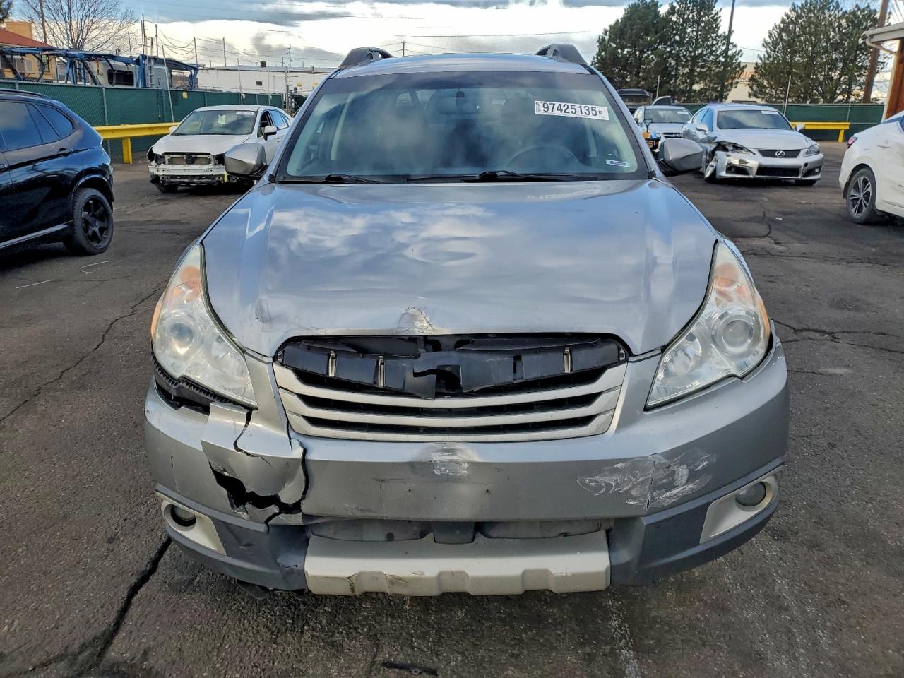 Subaru Outback 2.5i Limited Image 4