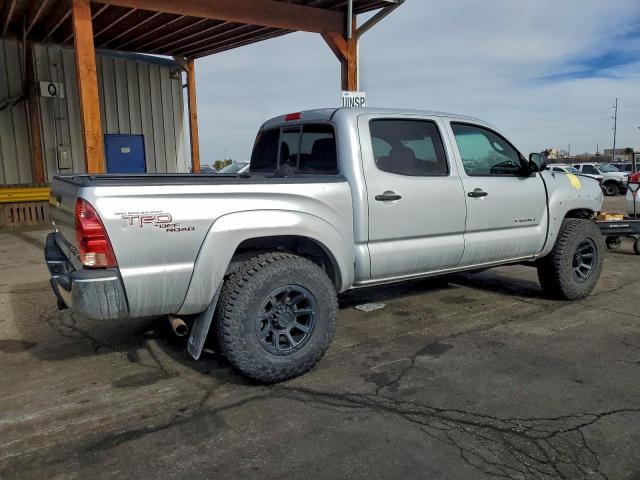 Toyota Tacoma Double Cab Image 4