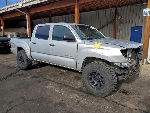 Toyota Tacoma Double Cab Image 11
