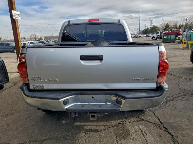 Toyota Tacoma Double Cab Image 3