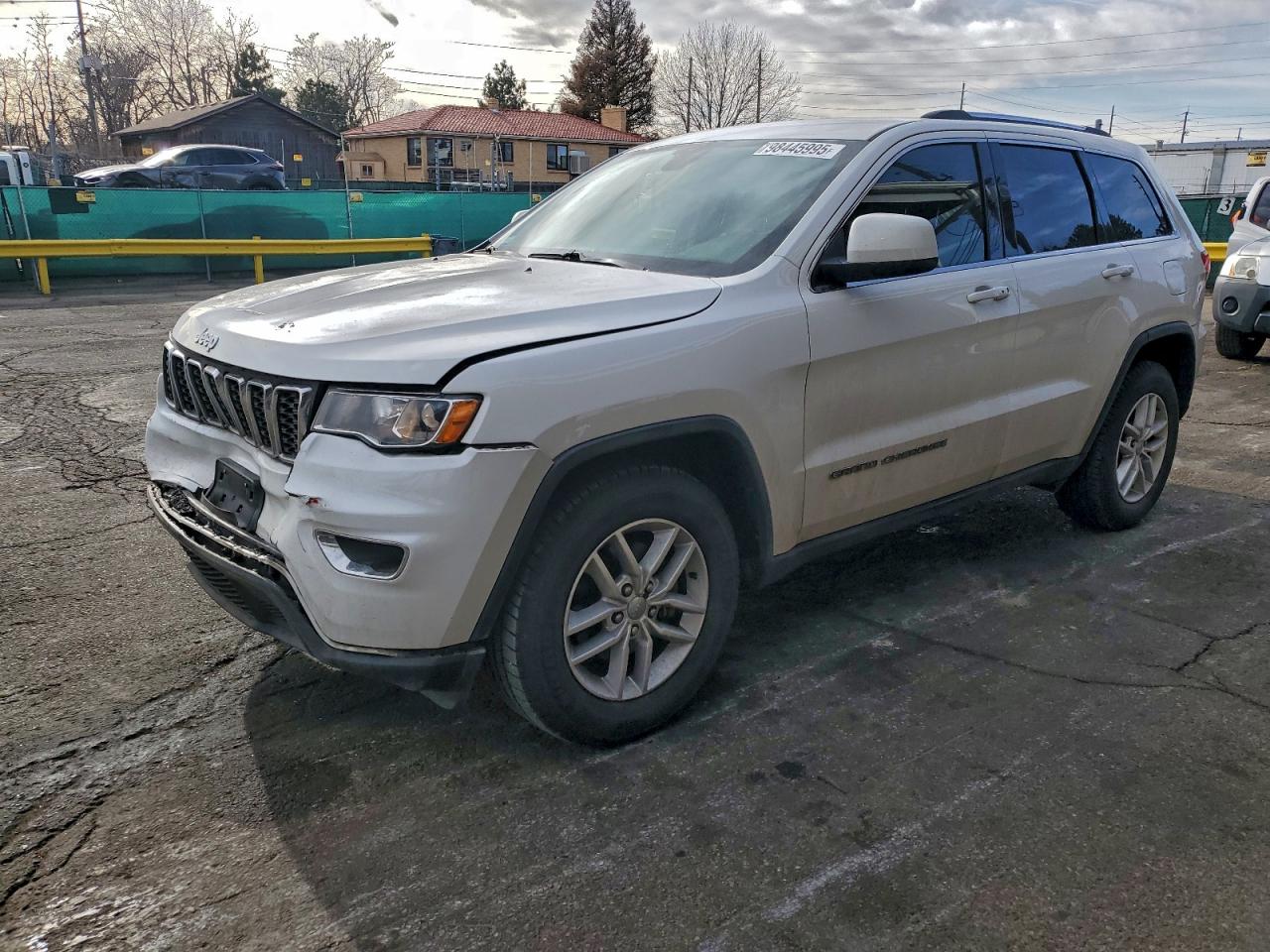 Jeep Grand Cherokee Laredo Image 1