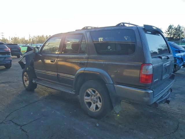 Toyota 4Runner Limited Image 2
