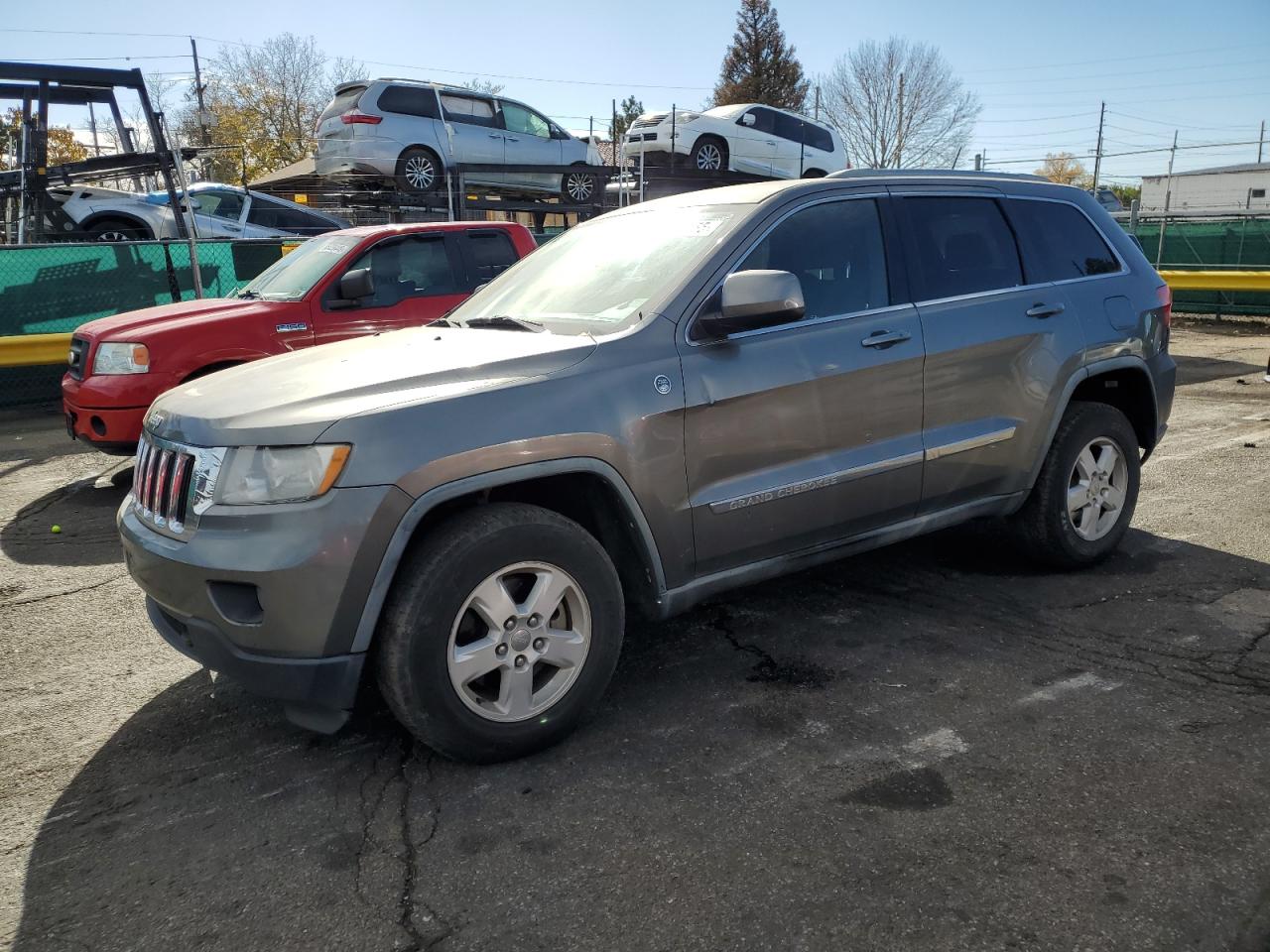 Jeep Grand Cherokee Laredo Image 1