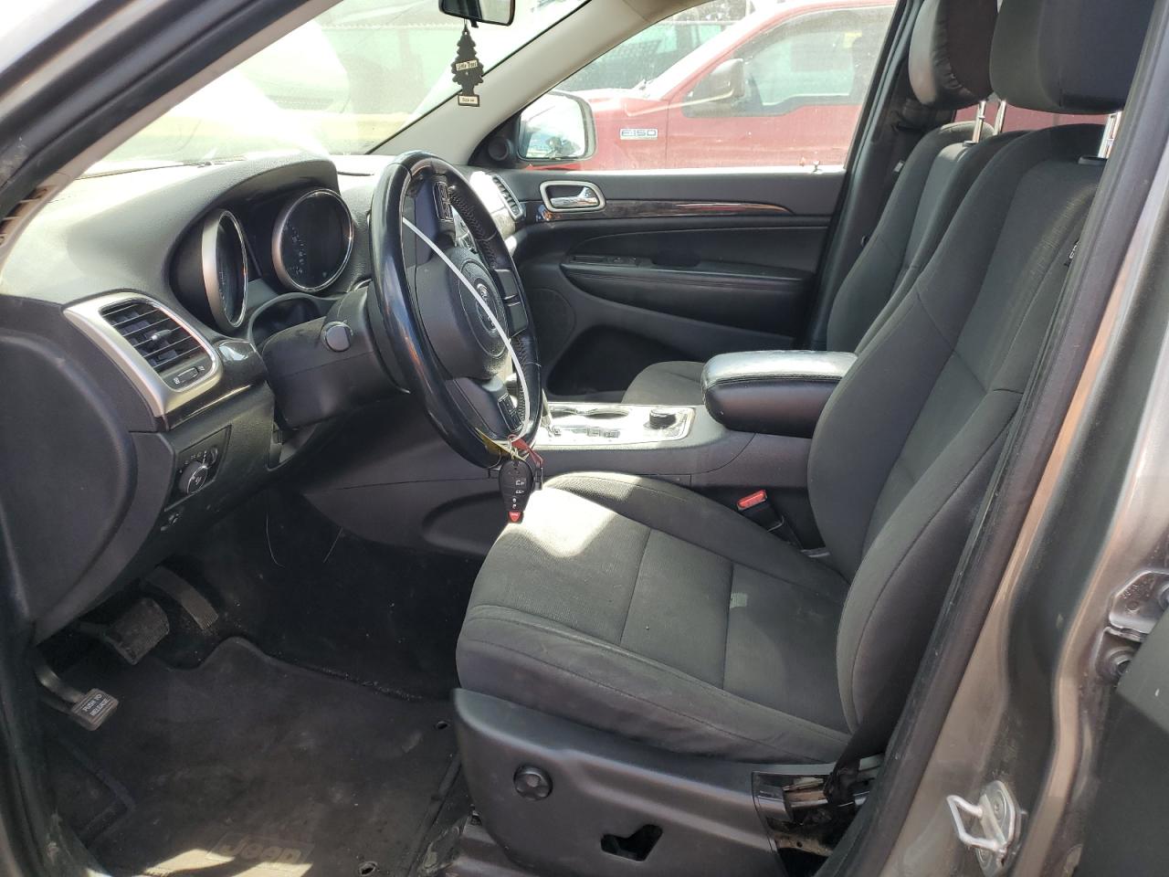 Jeep Grand Cherokee Laredo Image 8