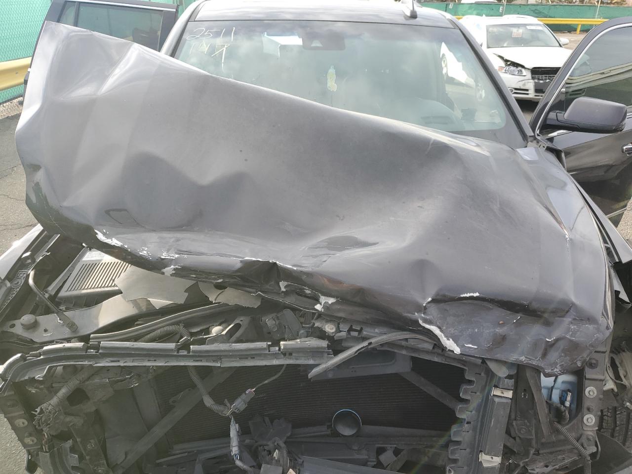 GMC Yukon Denali Image 11