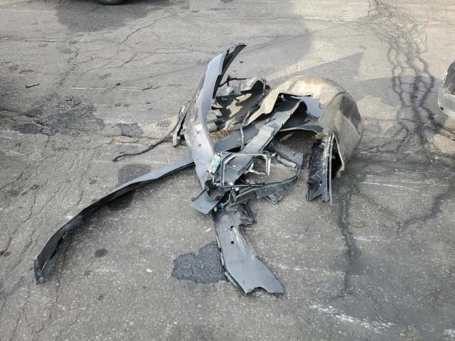 GMC Yukon Denali Image 12