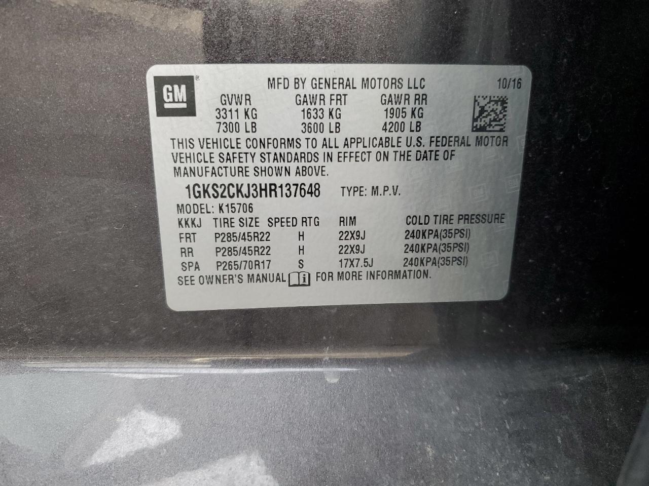 GMC Yukon Denali Image 10