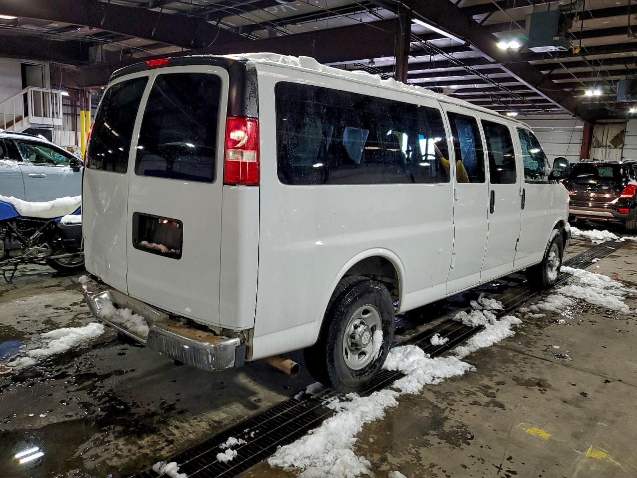 Chevrolet Express Lt Image 4