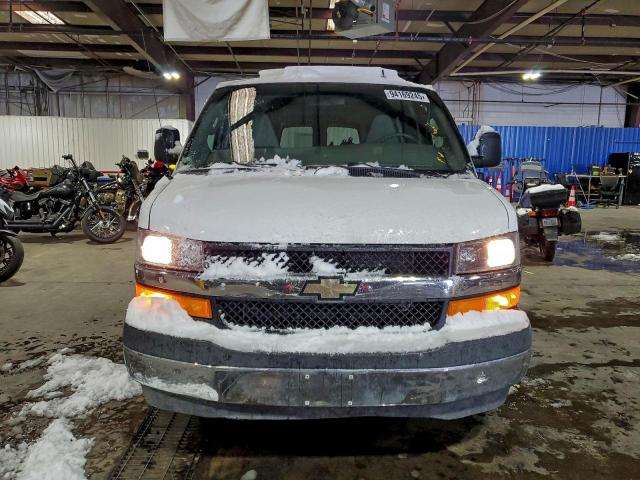 Chevrolet Express Lt Image 7