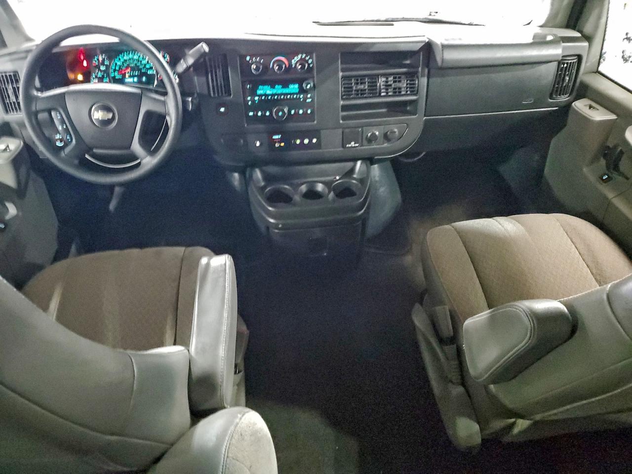 Chevrolet Express Lt Image 12