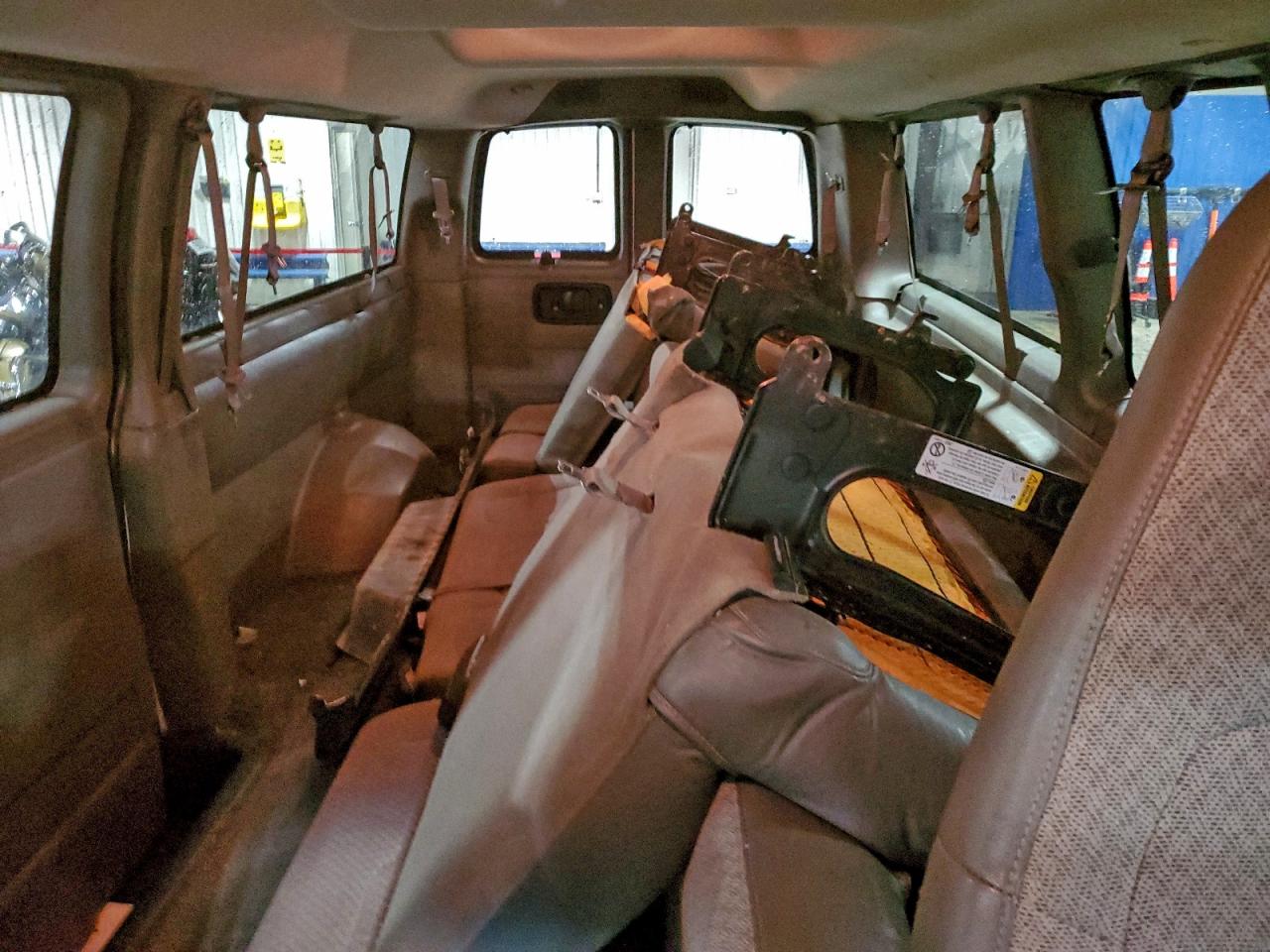 Chevrolet Express Lt Image 11