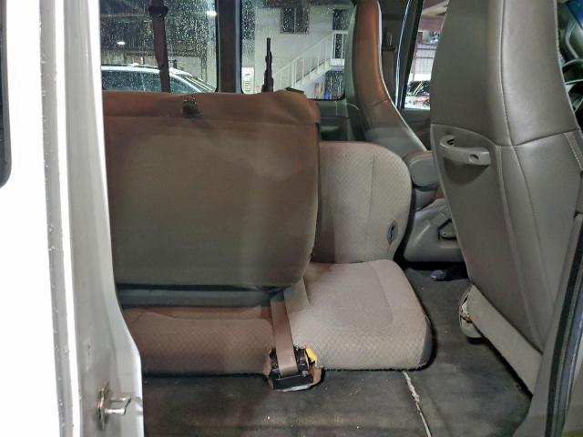 Chevrolet Express Lt Image 9