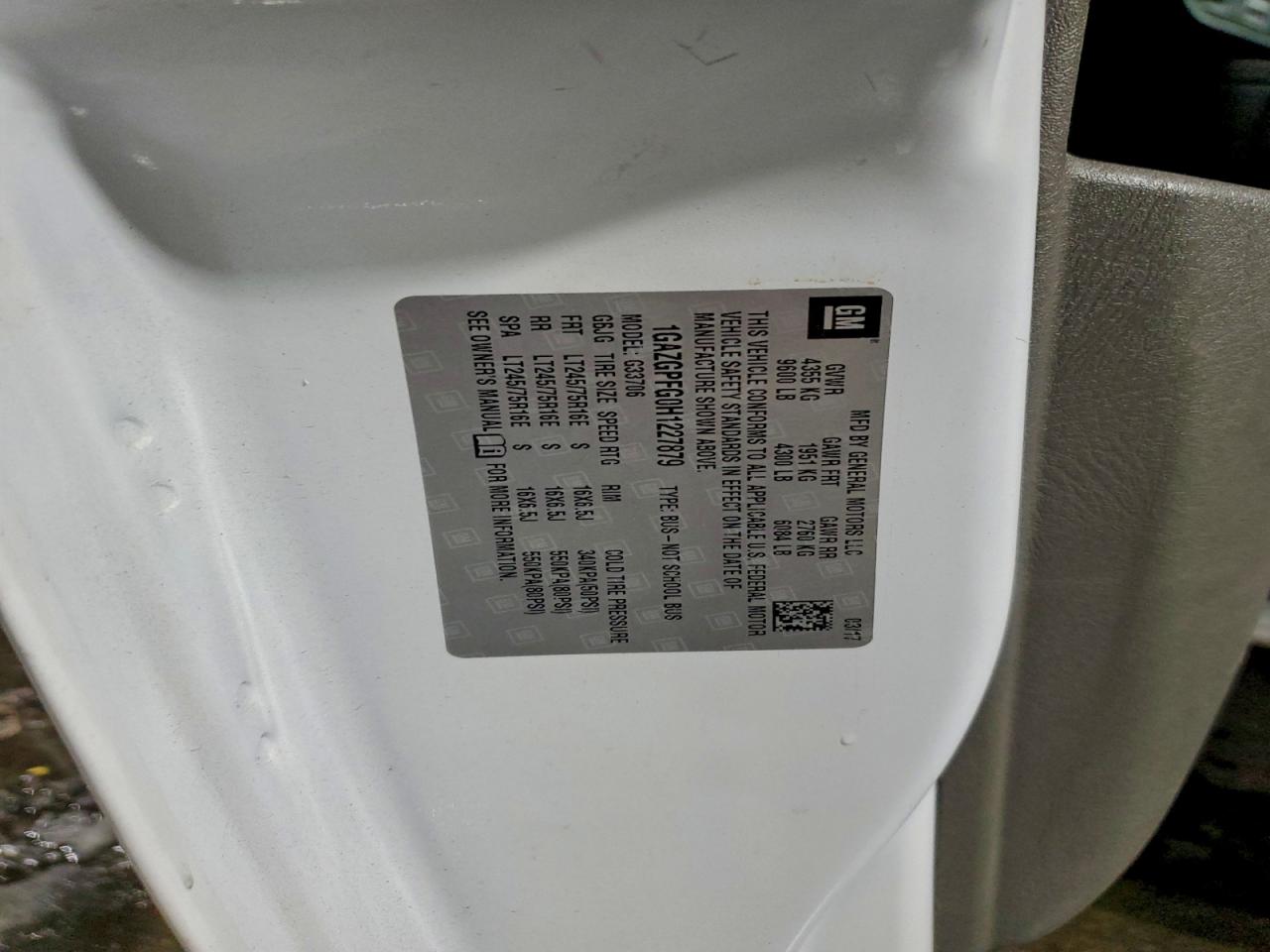 Chevrolet Express Lt Image 10