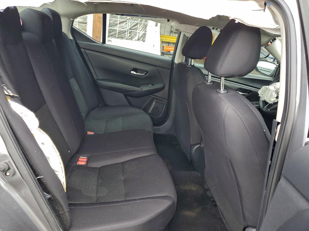 Nissan Sentra S Image 10