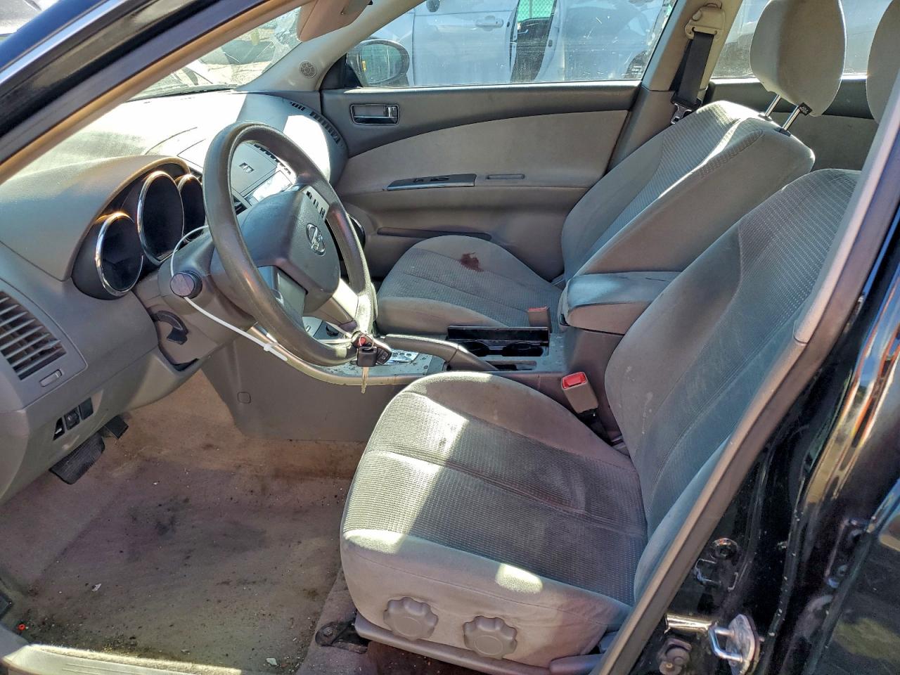 Nissan Altima S Image 11