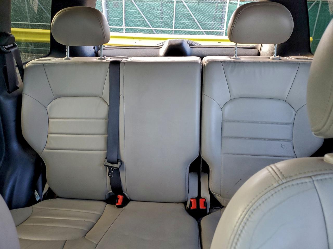 Jeep Liberty Limited Image 8